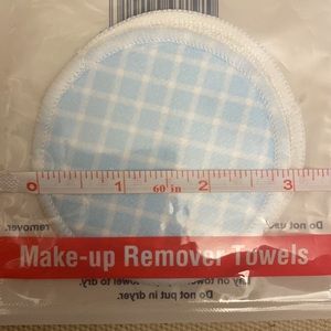 2 plaid make-up remover towels blue and white